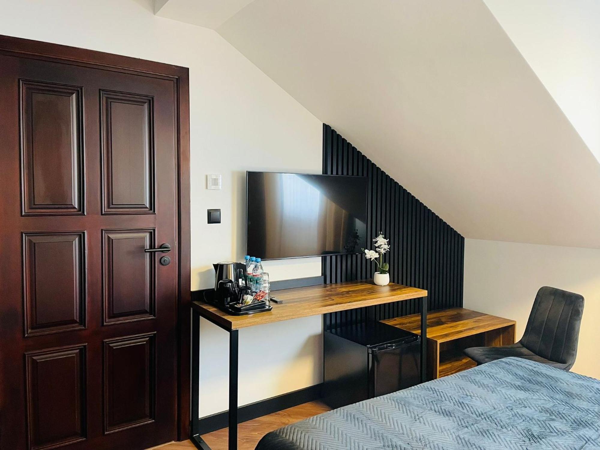 Hotel Millennium 프샤스니시 외부 사진