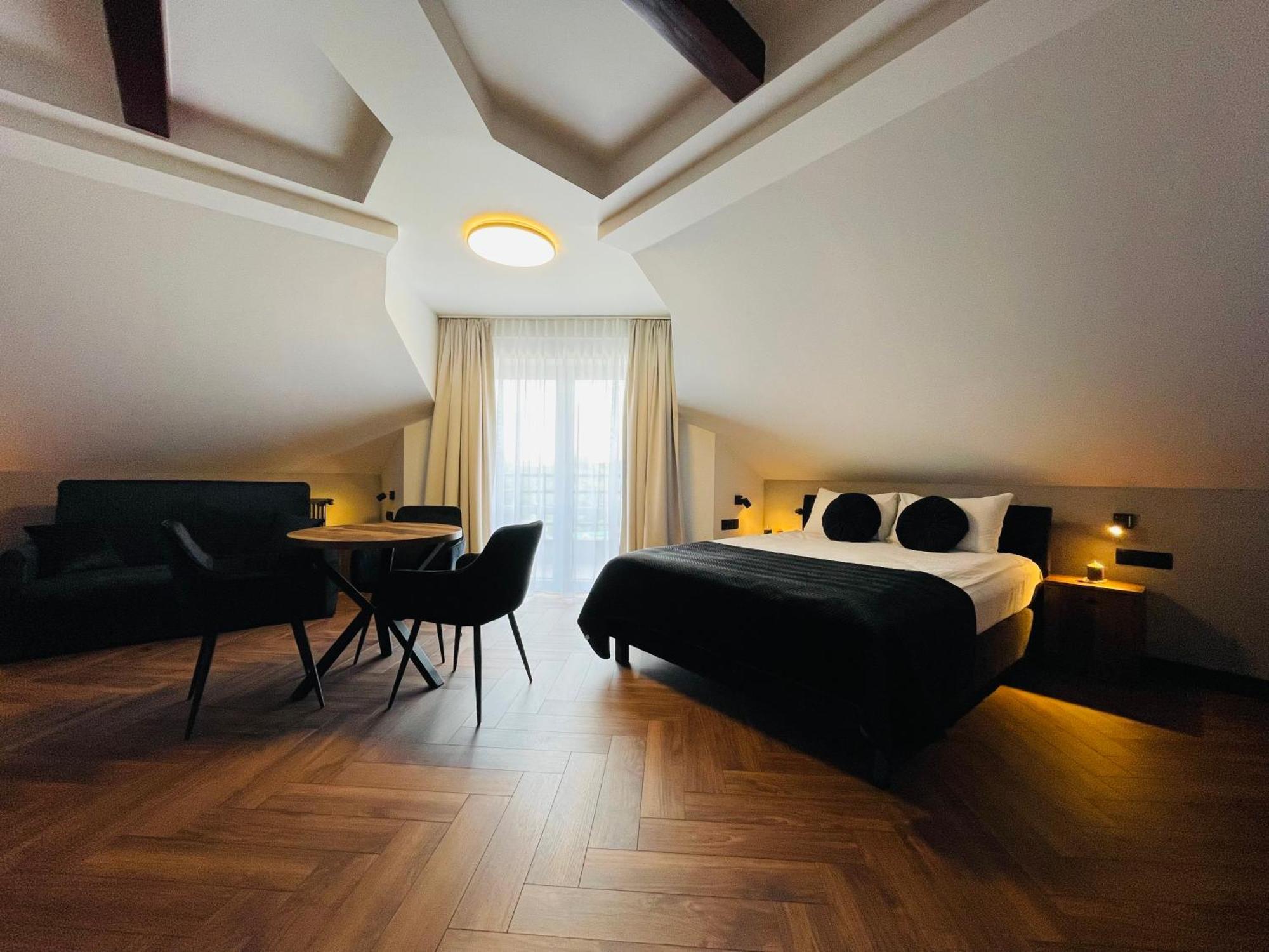 Hotel Millennium 프샤스니시 외부 사진