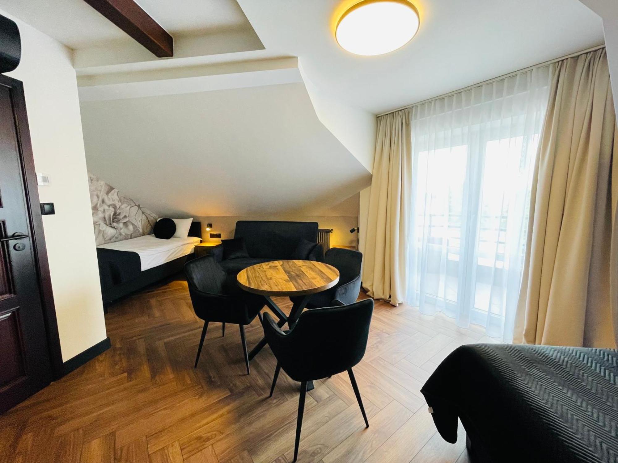 Hotel Millennium 프샤스니시 외부 사진